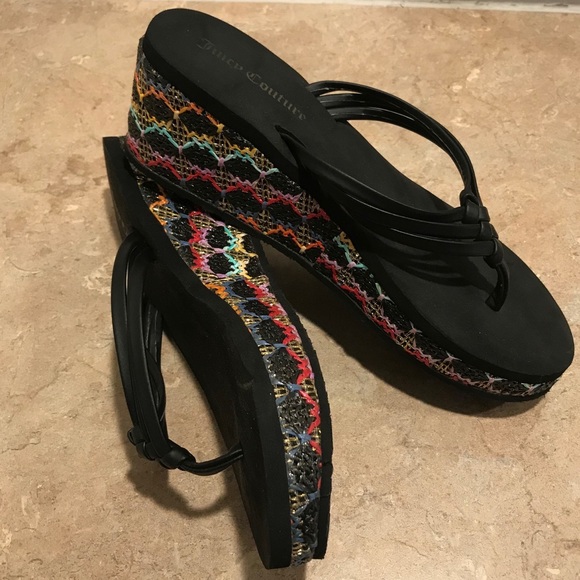 Juicy Couture Women's Braided Straw Wedge Flip-Flops - Picture 3 of 6